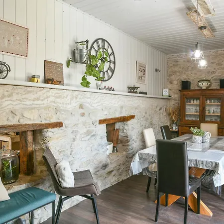 La Grange Du Paris Pensión