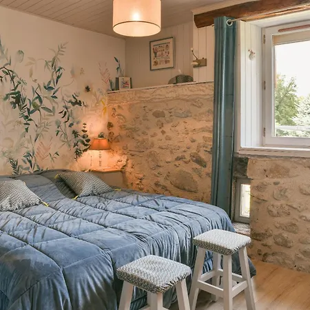 Pensión La Grange Du Paris